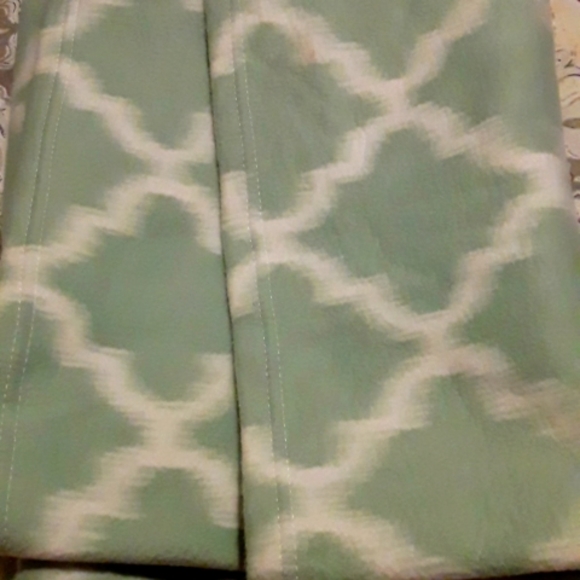 A blanket - Picture 1 of 1